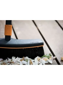 Besenkopf in Schwarz