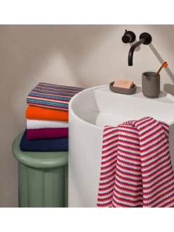 Duschtuch Bliss in berry/orange