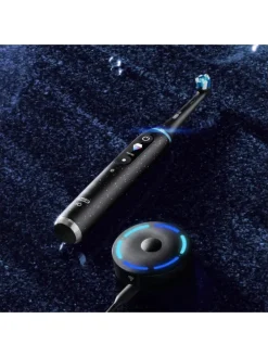 Elektr. Zahnbürste "iO10 + LadeReiseetui" +12 Aufsteckbürsten "Sanfte Reinigung"