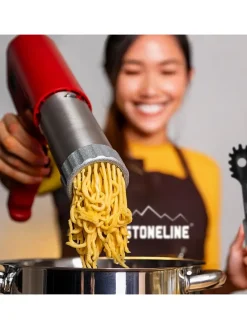 Elektrischer Pasta-Maker in Rot - (B)30,5 x (H)23,4 x (T)6,5 cm