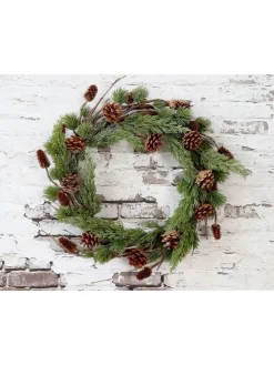 Fleur Kranz aus Zweigen mit Zapfen in grün