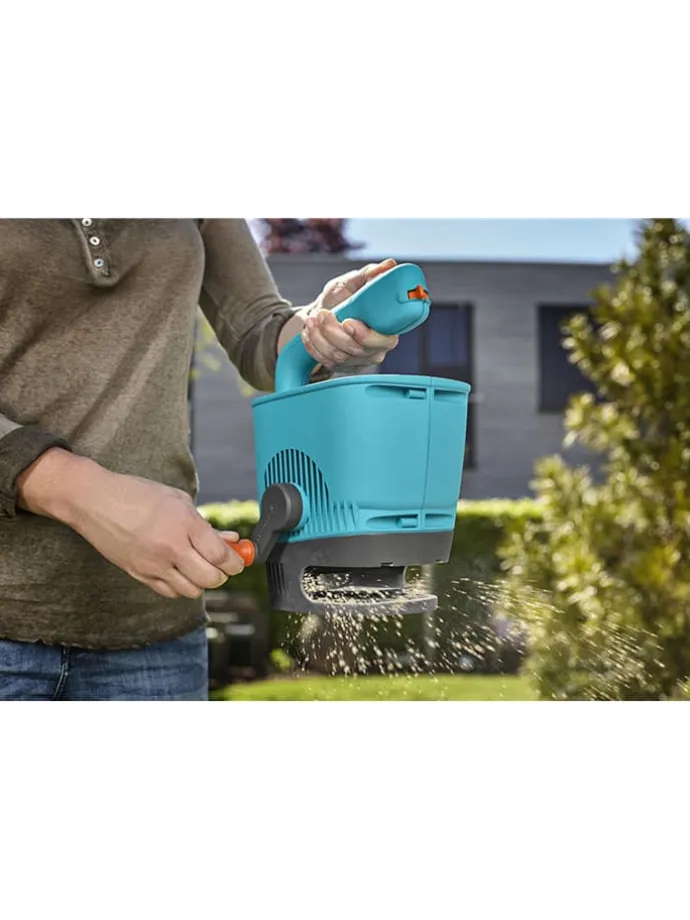 Handstreuer in Hellblau