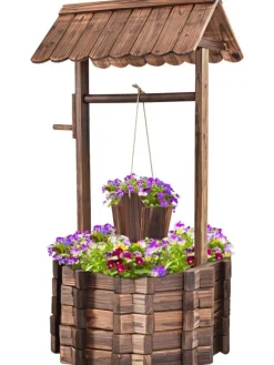 Holzbrunnen mit Dach in Braun