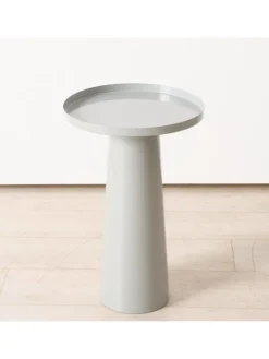 Kaffeetische in grau