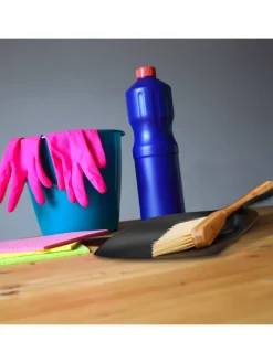 Kehrgarnitur in Schwarz/ Natur