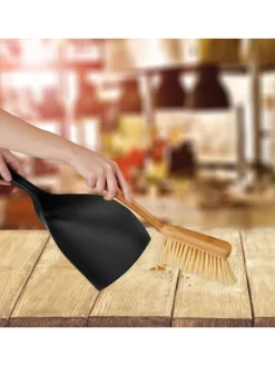 Kehrgarnitur in Schwarz/ Natur