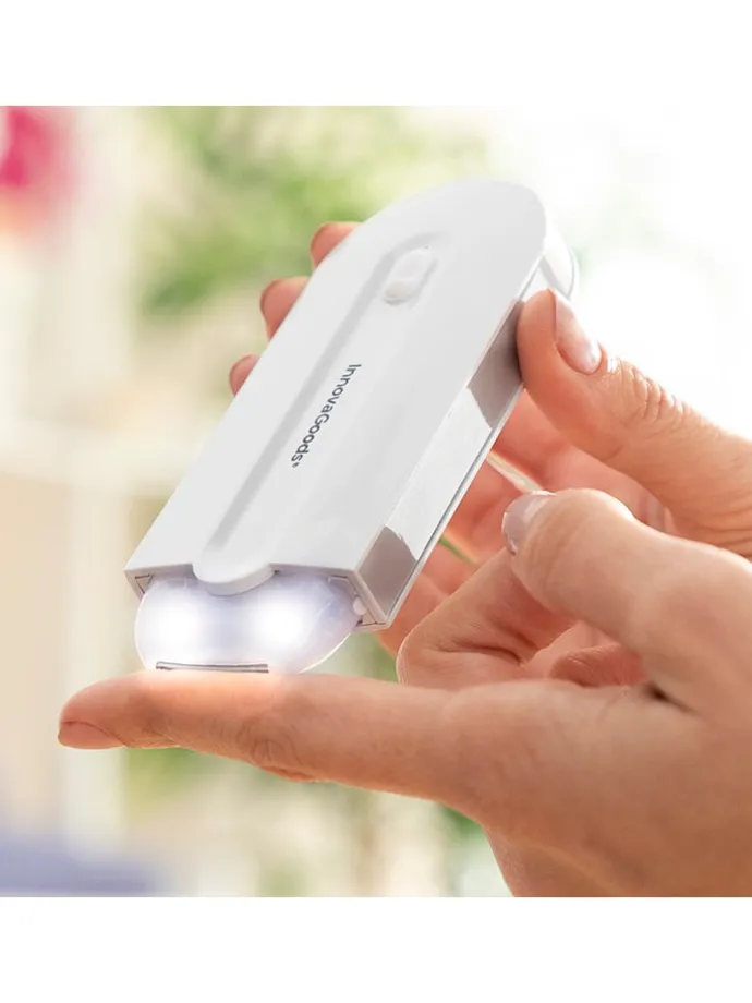 LED-Mini-Rasierer in Weiß