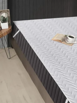 Matratzenschoner in Weiß