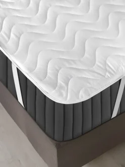 Matratzenschoner in Weiß