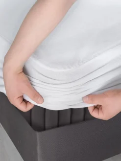 Matratzenschoner in Weiß