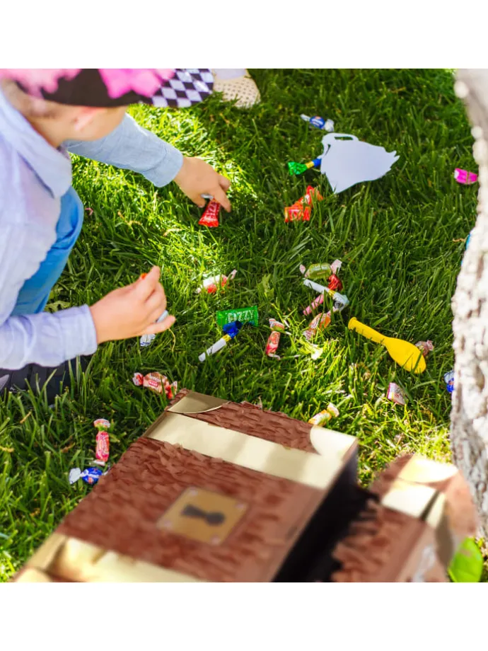 Pinata Schatzkiste in Braun