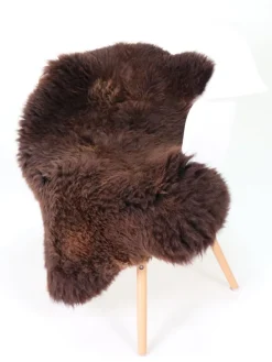 Schaffell in Dunkelbraun