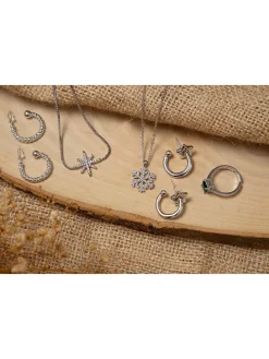 Schmuck-Adventskalender in Dunkelblau