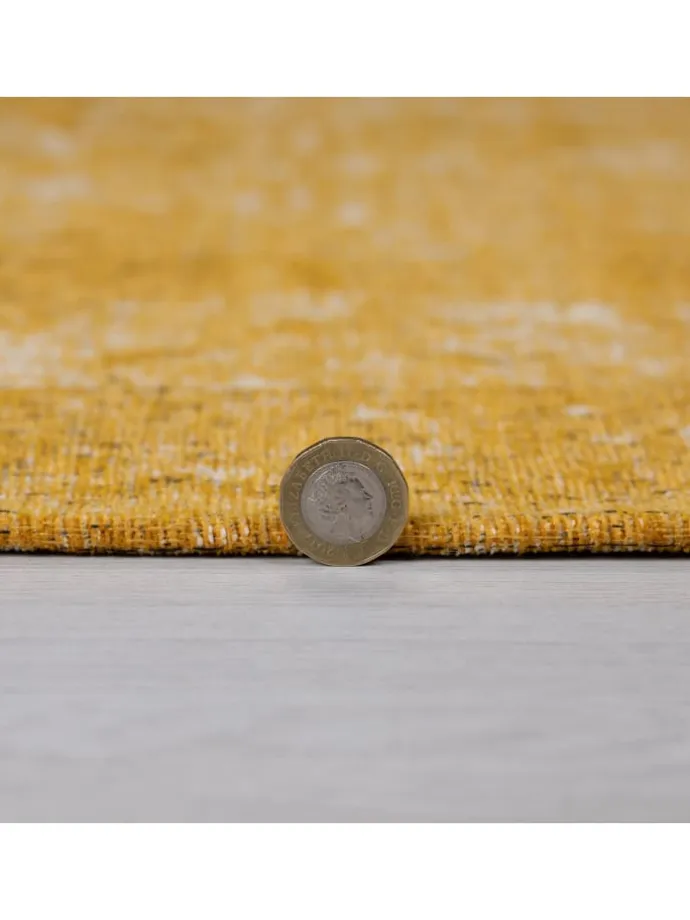 Vielseitiger Vintage Teppich für jeden Raum in Senfgelb
