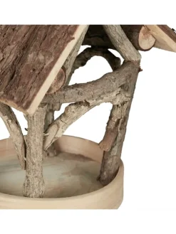 Vogelfutterhaus in Natur