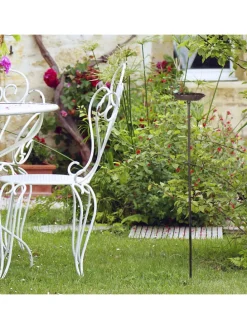 Vogeltränke in Braun