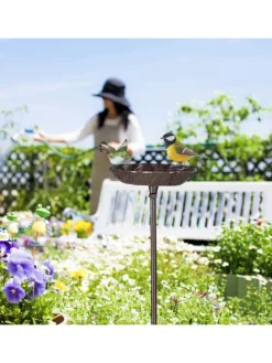 Vogeltränke in Braun