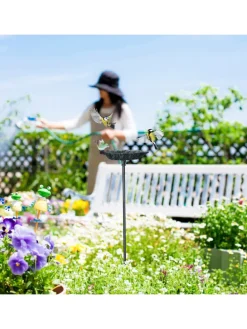 Vogeltränke in Dunkelgrün