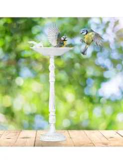 Vogeltränke in Weiß
