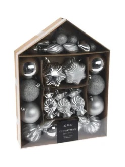 Weihnachtskugeln in silbern