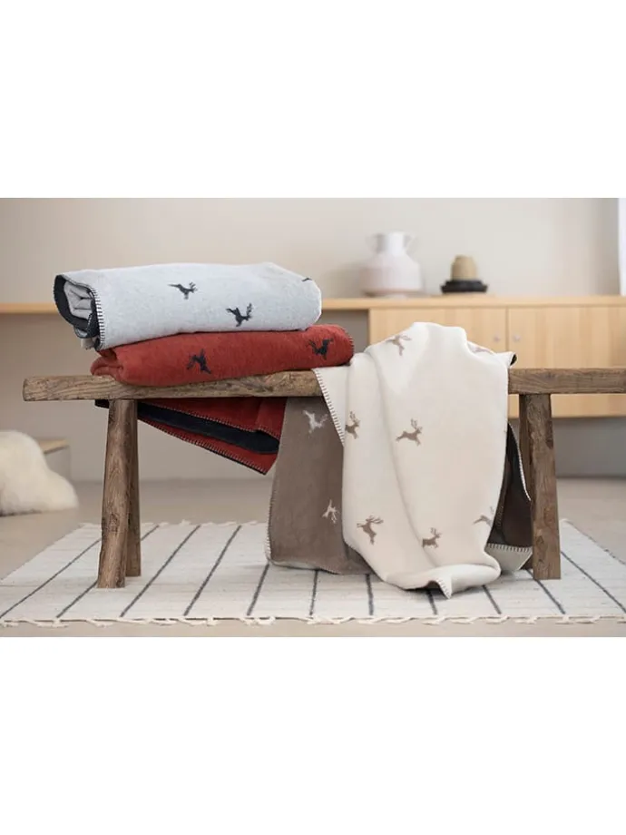 Wohndecke "Savona - Hirsch Allover" in Rot