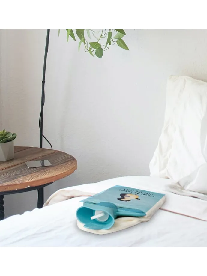 Wärmflasche Pinguin Marienkäfer mit Spruch in Eisblau